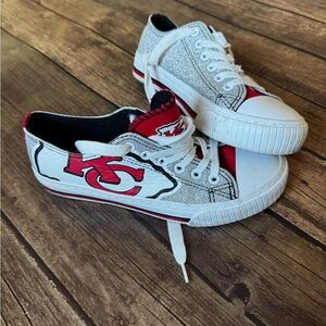 🏈 Kansas City Chiefs Glitter Low Top Sneakers - Women’s Size 6 - FOCO